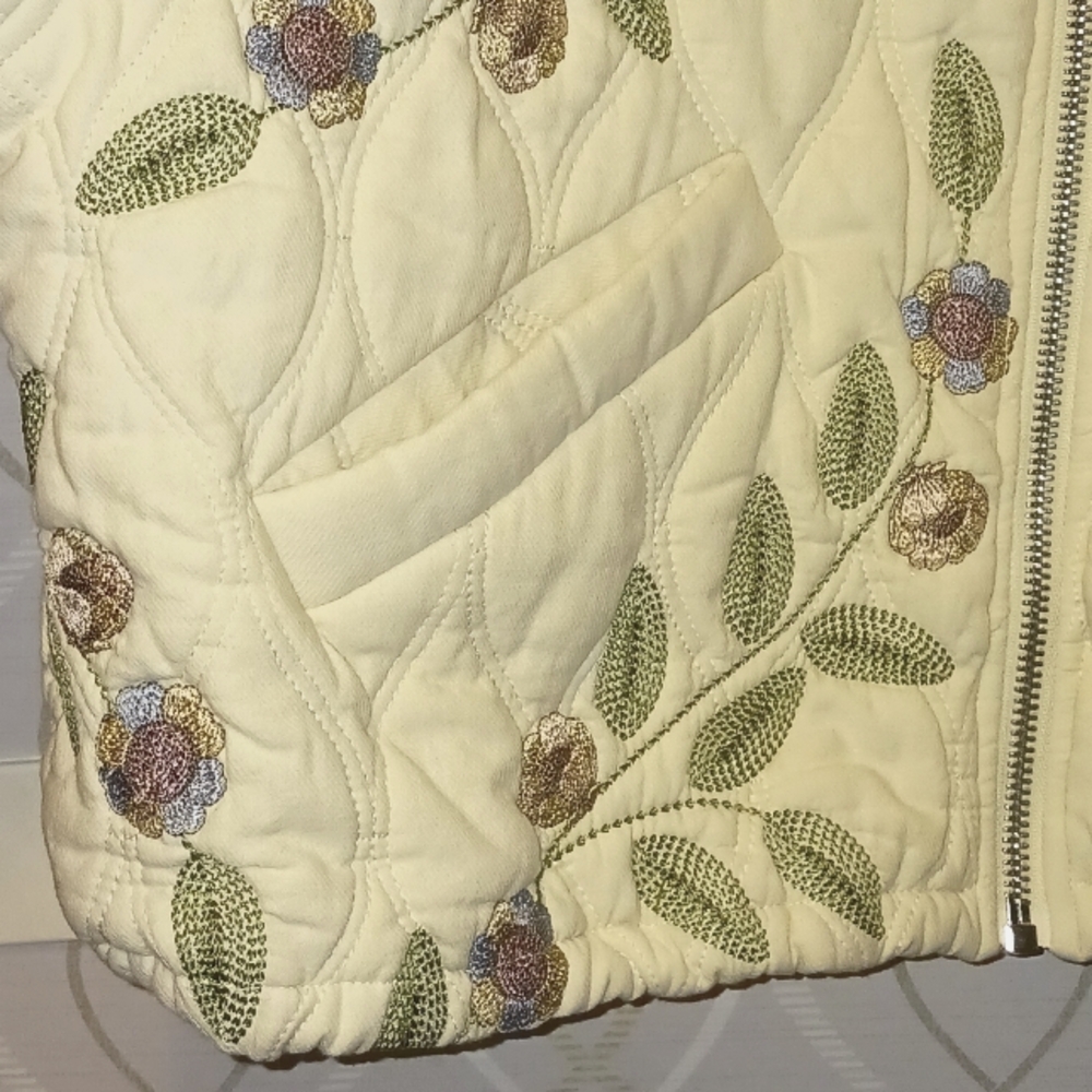 BlankNYC Floral Embroidered Quilted Jacket Full Zip - Picture 9 of 16